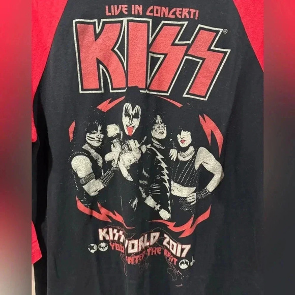 KISS  2017 World Tour Concert T-Shirt - Picture 4 of 8